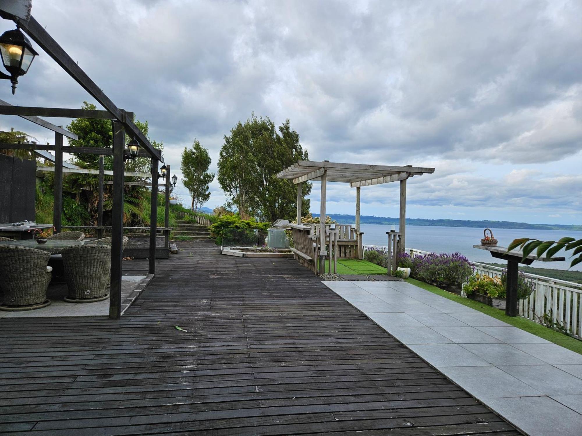 Aorangi Mountain Lodge โรโตรัว ภายนอก รูปภาพ