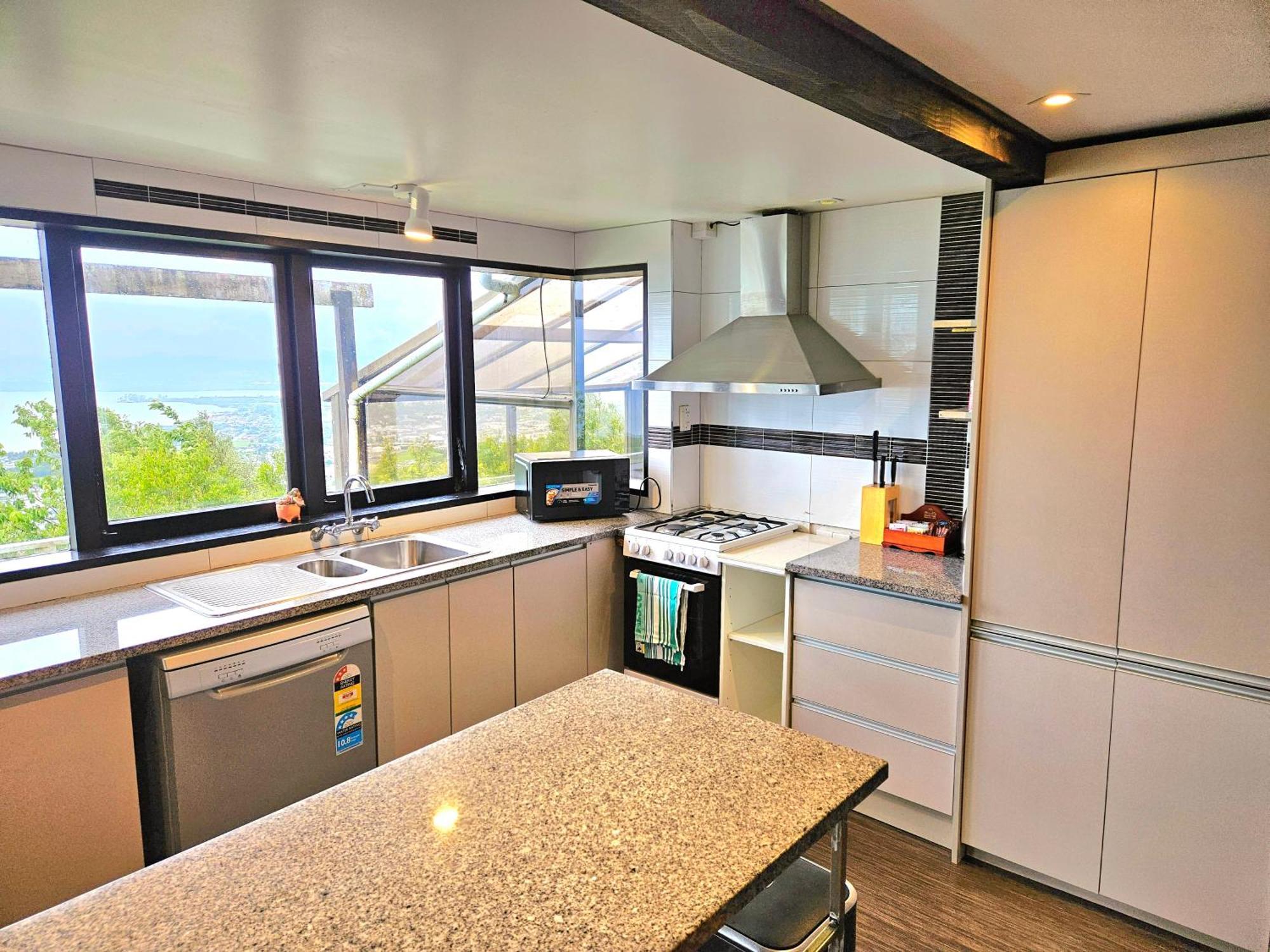 Aorangi Mountain Lodge โรโตรัว ภายนอก รูปภาพ