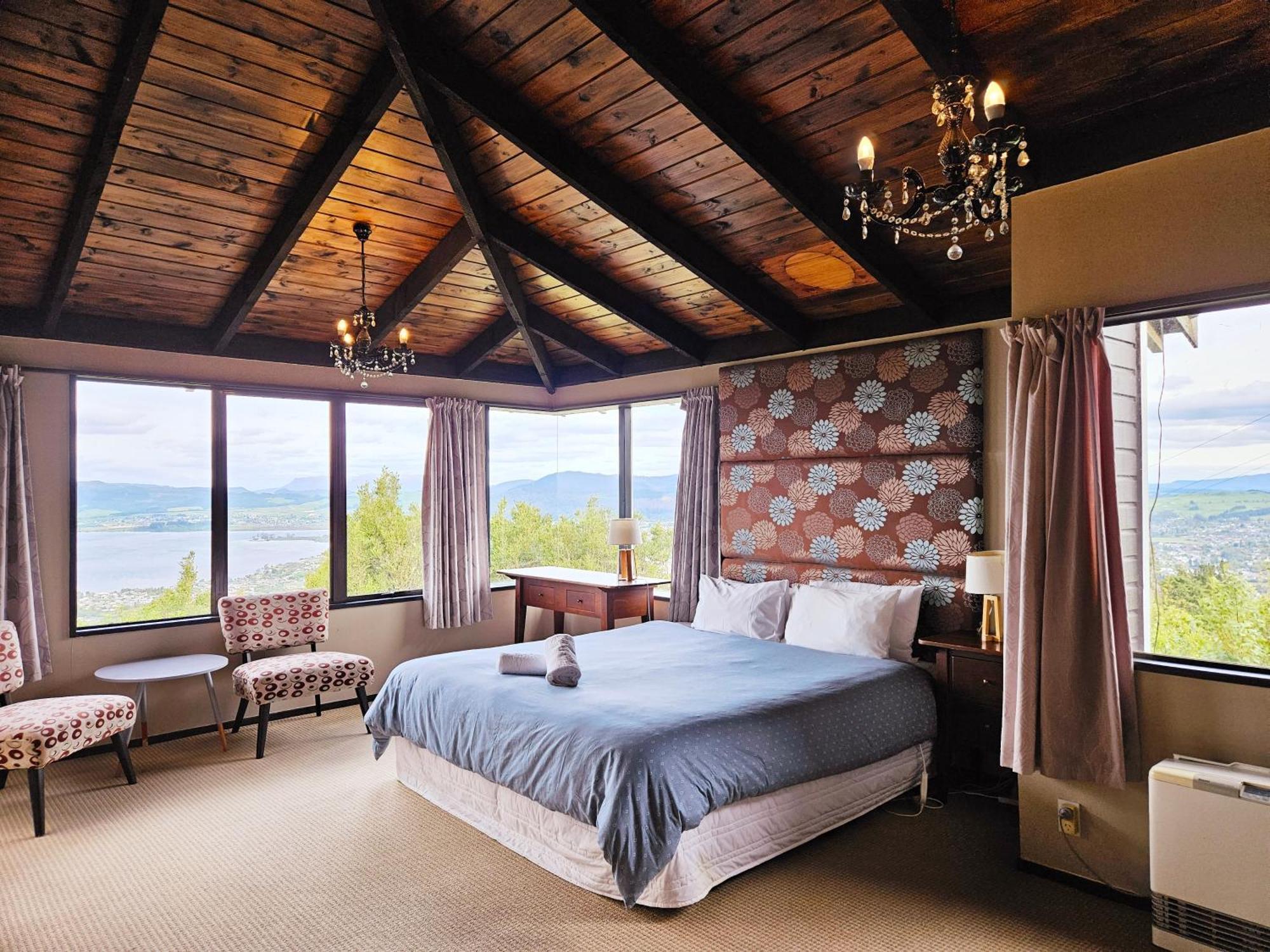 Aorangi Mountain Lodge โรโตรัว ภายนอก รูปภาพ